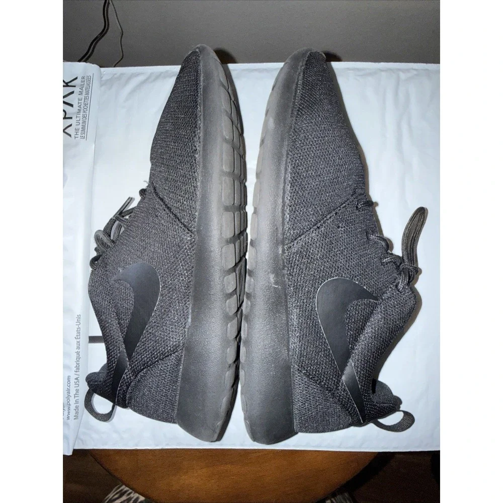 Gently used all black Nikes. US Size 9